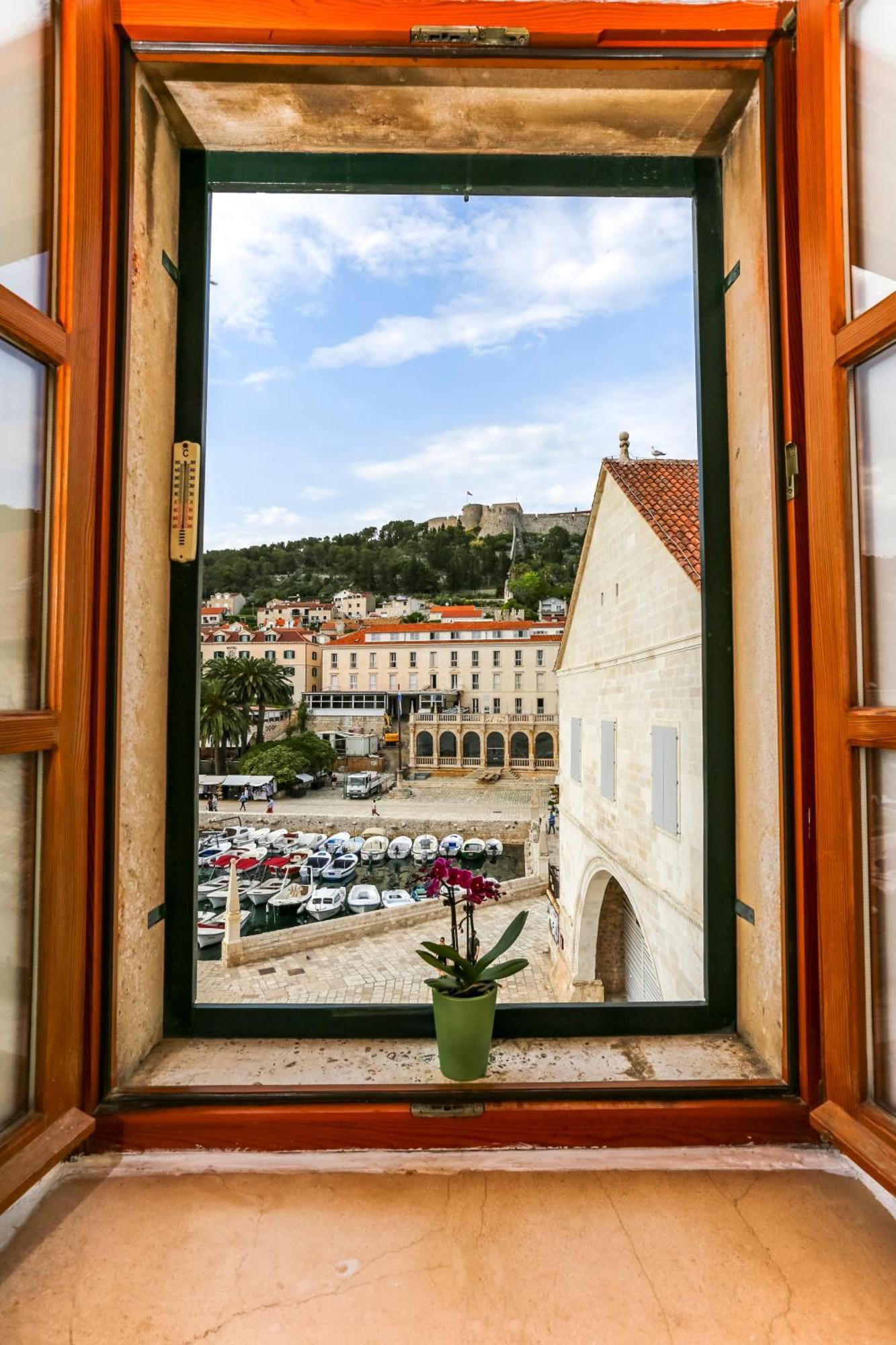 Apartment Lilly With Amazing City View Χβαρ Εξωτερικό φωτογραφία